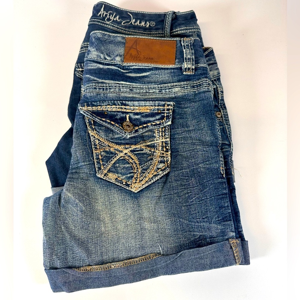 Ariya Jean shorts (2) Pair